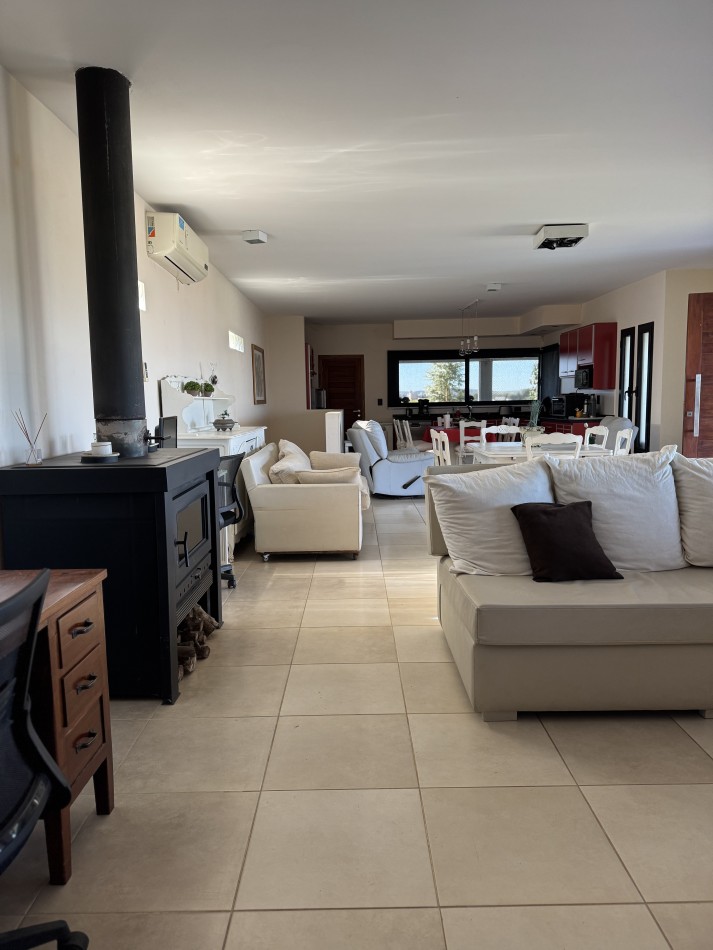 CASA EN VILLA NATURALEZA CON IMEJORABLE VISTA