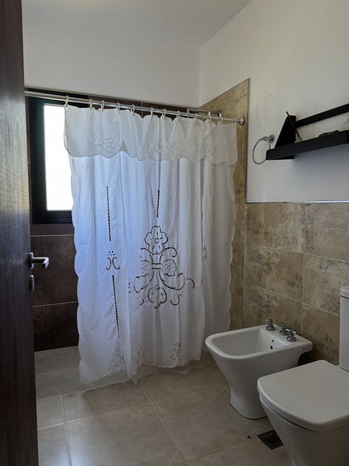 CASA EN VILLA NATURALEZA CON IMEJORABLE VISTA