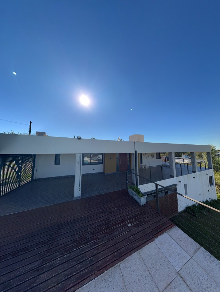 CASA EN VILLA NATURALEZA CON IMEJORABLE VISTA