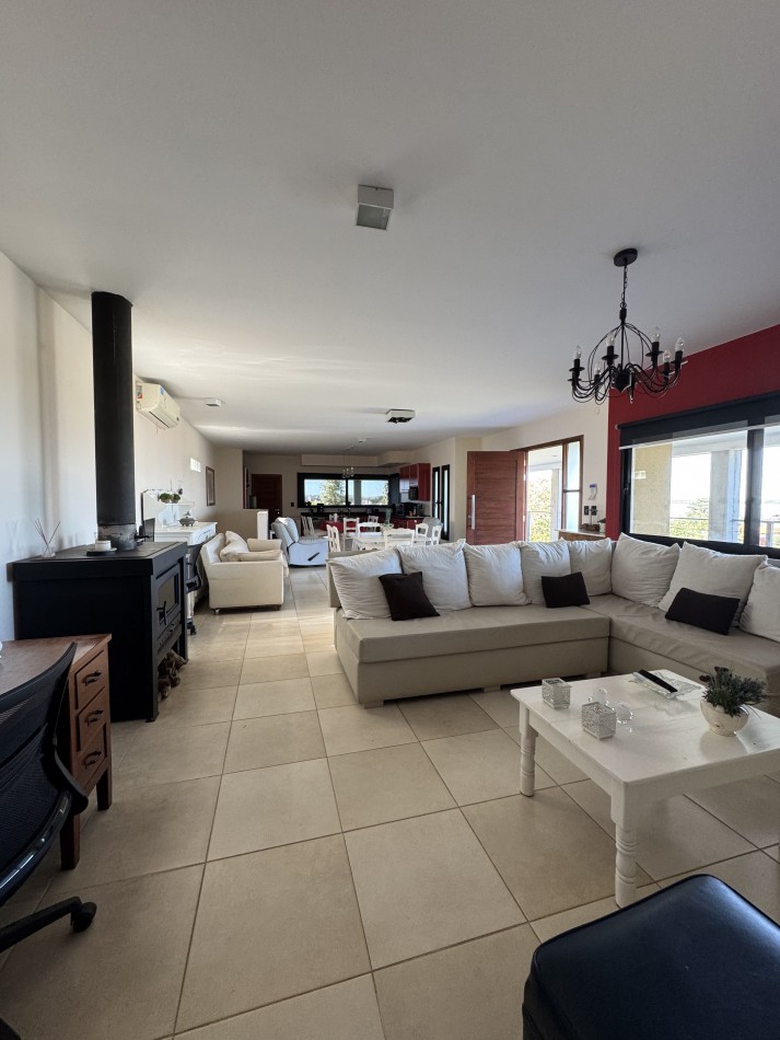 CASA EN VILLA NATURALEZA CON IMEJORABLE VISTA