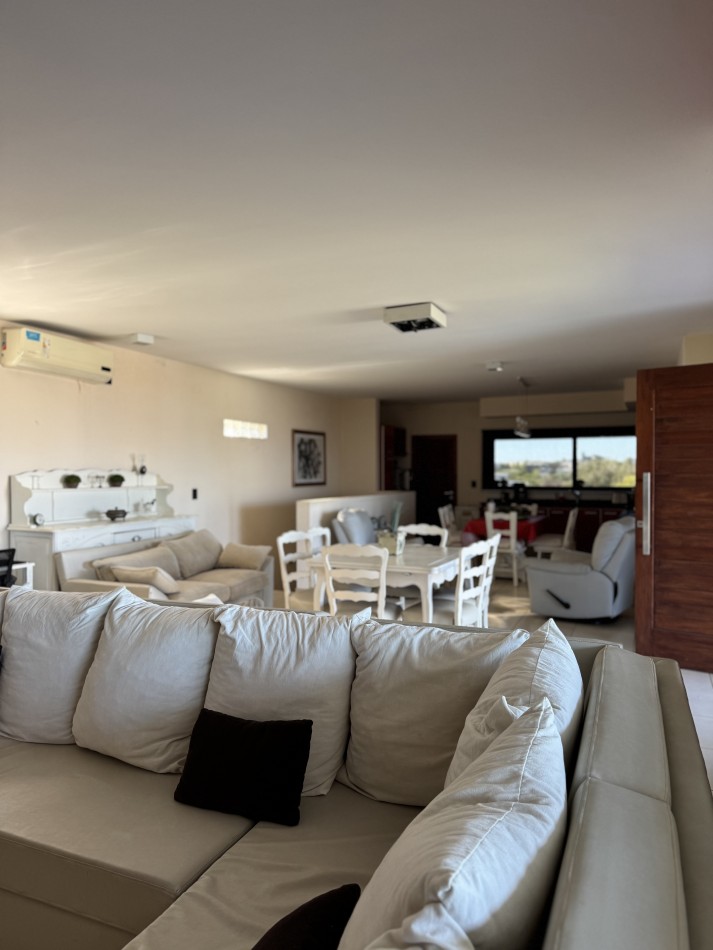 CASA EN VILLA NATURALEZA CON IMEJORABLE VISTA