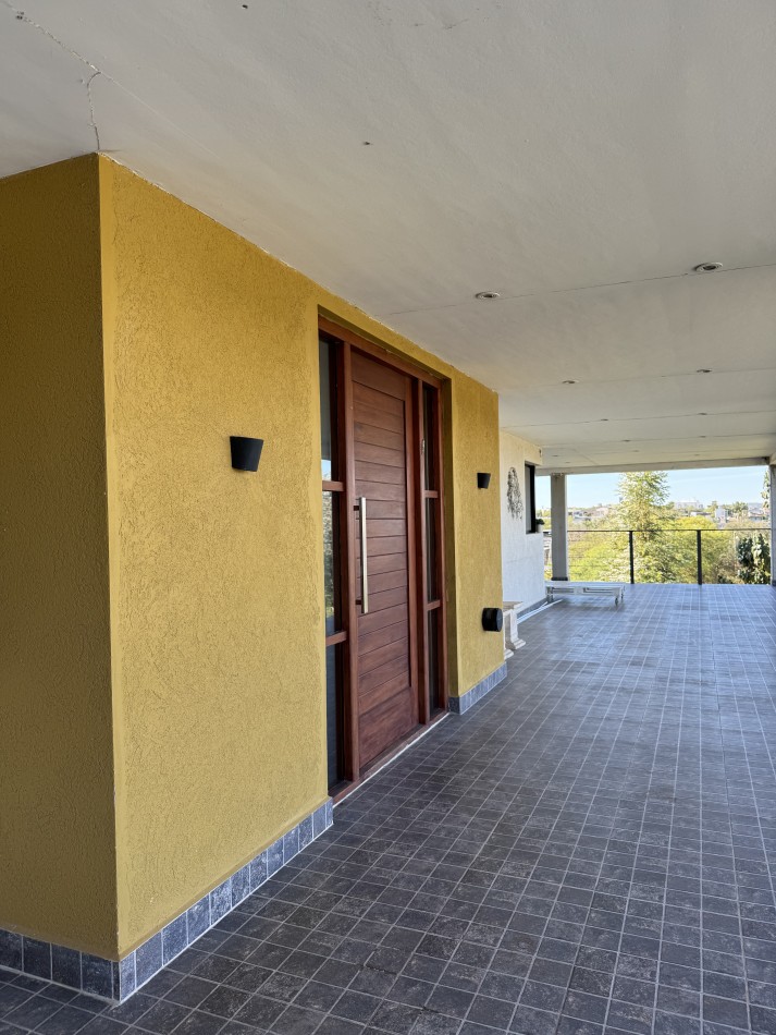 CASA EN VILLA NATURALEZA CON IMEJORABLE VISTA