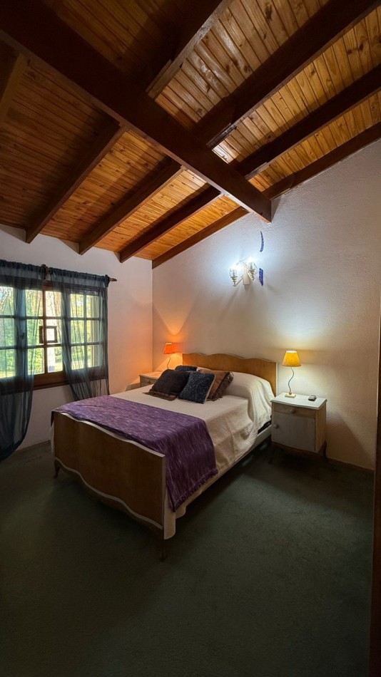 CASA A UNA CUADRA DEL LAGO 