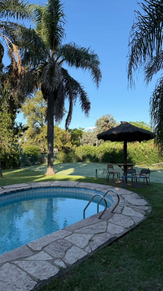 CASA A UNA CUADRA DEL LAGO 