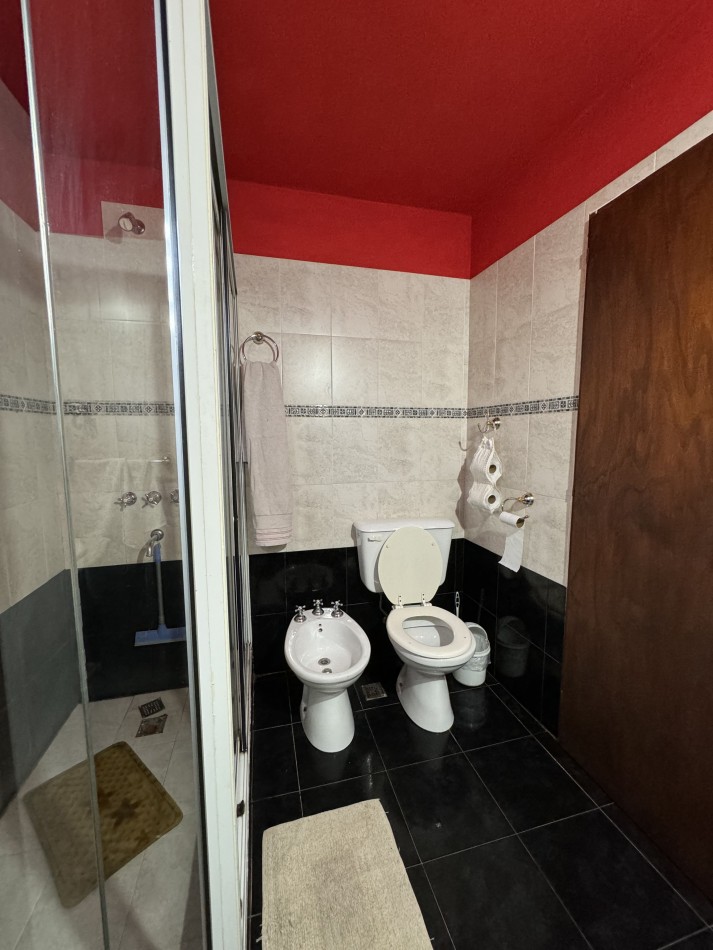 CASA DE GRAN LOTE EN VILLA DEL DIQUE! 