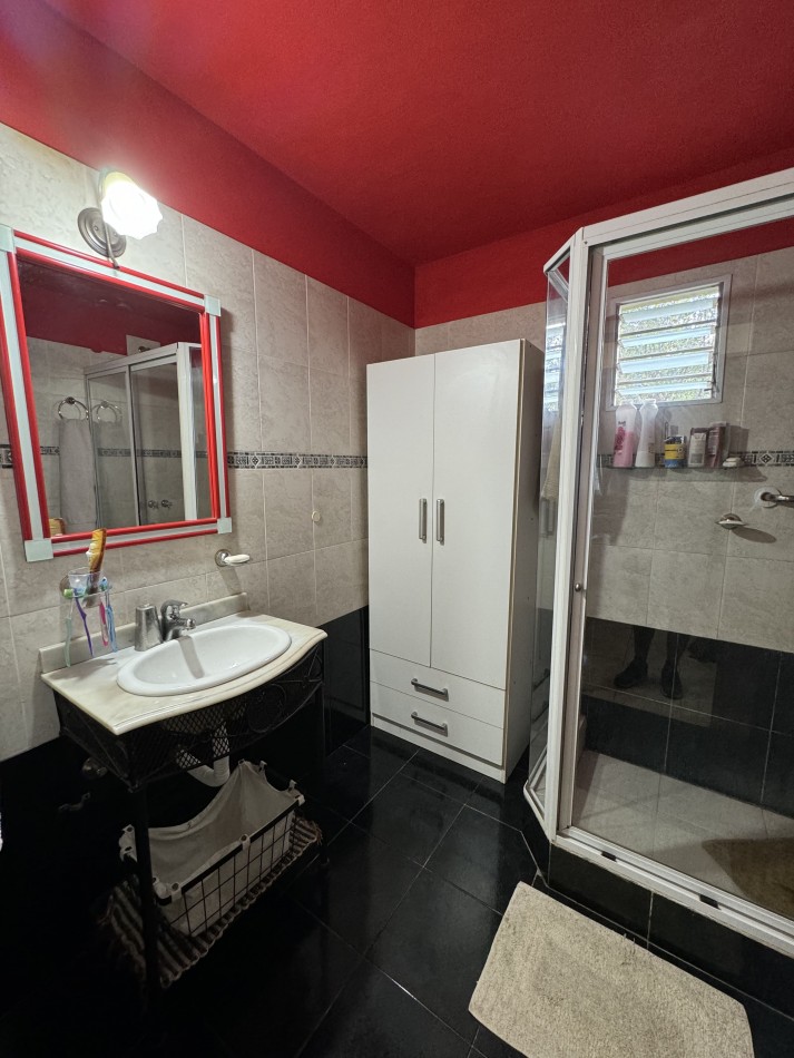 CASA DE GRAN LOTE EN VILLA DEL DIQUE! 