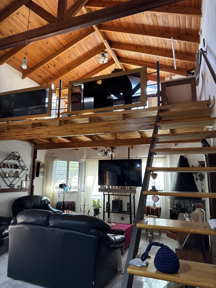 PROPIEDAD ESPECTACULAR! / VILLA DEL DIQUE!